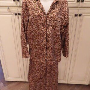 CHARATER Leopard Animal Print Satin Pajamas PJs size Med-Large